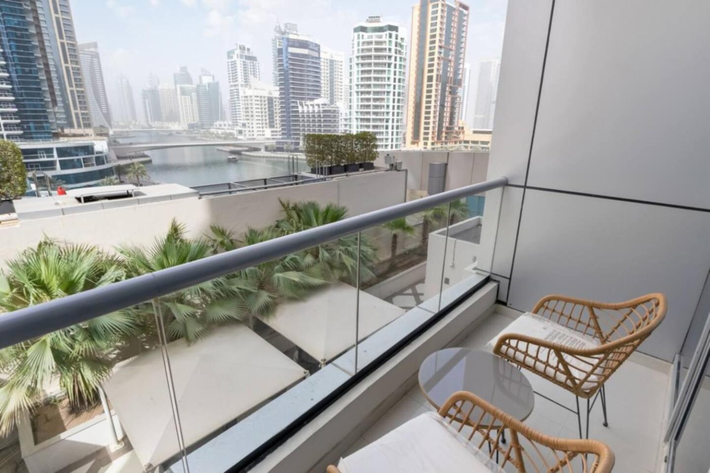 Luxurious 1 Bedroom Apartment In The Dubai Marina! Exterior photo